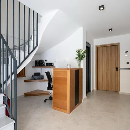 Kedl Junior شقة *